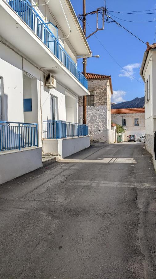 Small House For Holidays Leonídion エクステリア 写真